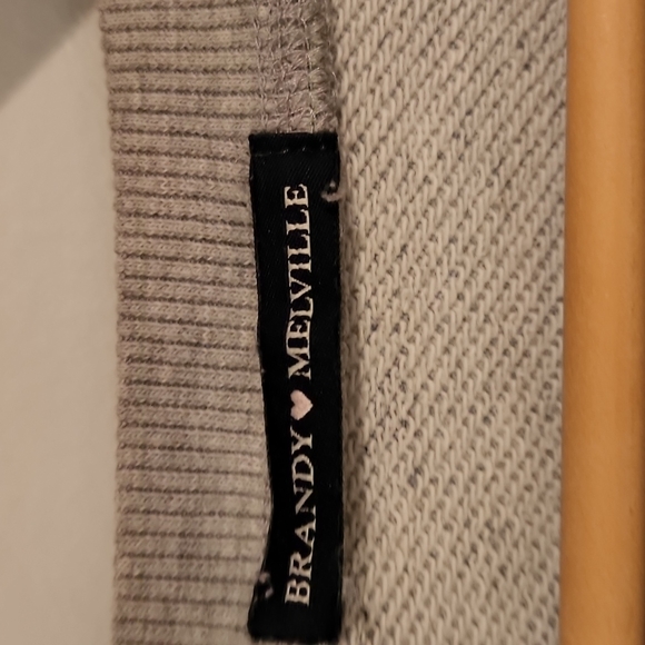 Super Cute Cropped - Picture 2 of 5